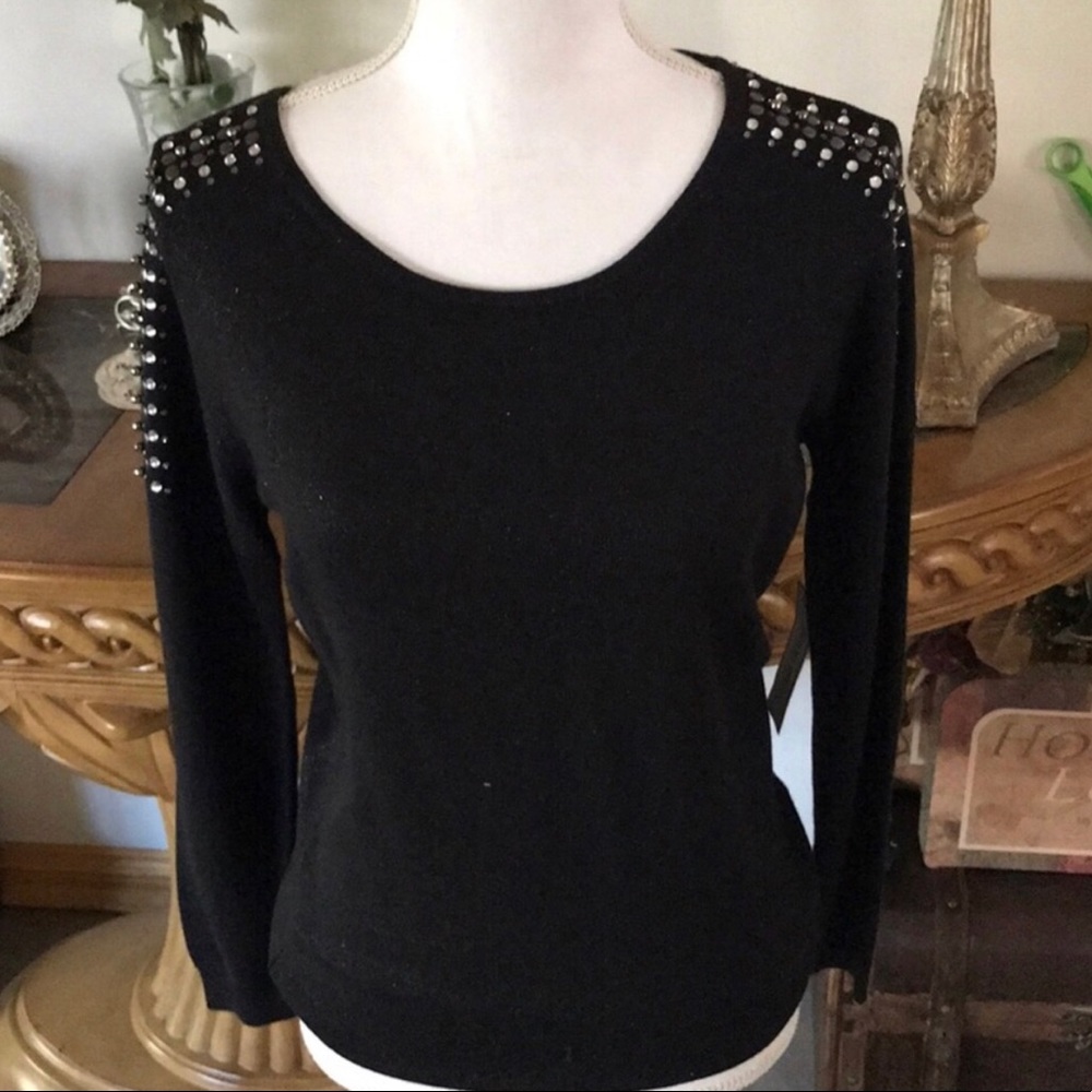 NEW TOP